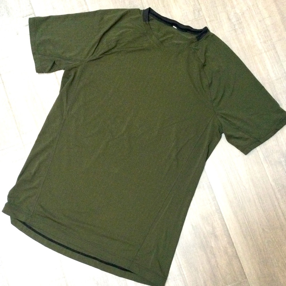 Men’s Lulu Lemon Short Sleeve Shirt…